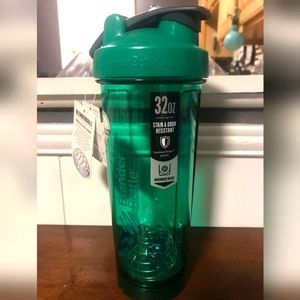 32oz Blender Tumbler w/blender ball
